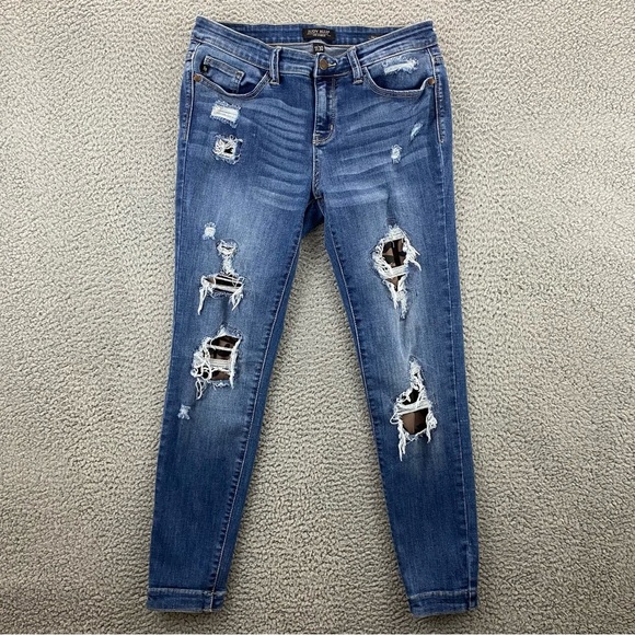 Judy Blue Medium Wash Distressed Skinny Jeans with Camo Print Patch Size 11/30 - Picture 1 of 15